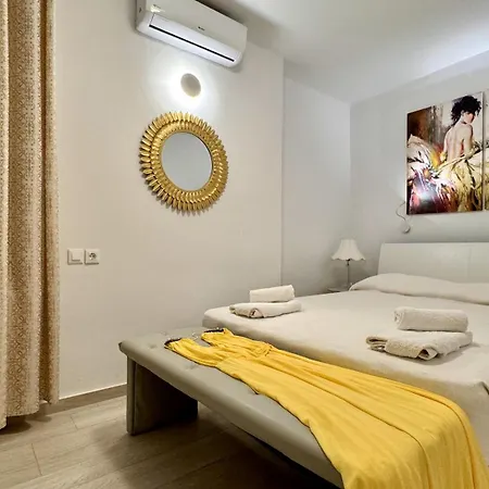 Apostolis House *