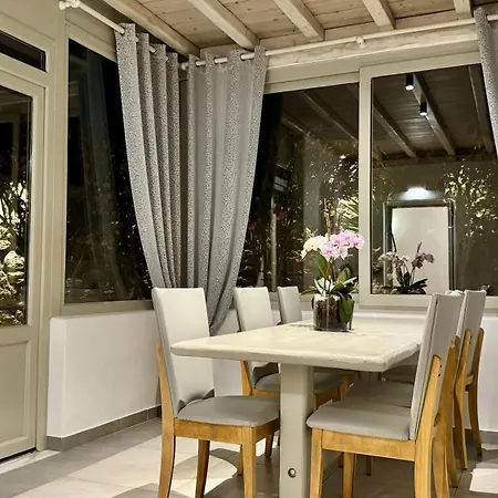 וילה Apostolis House *